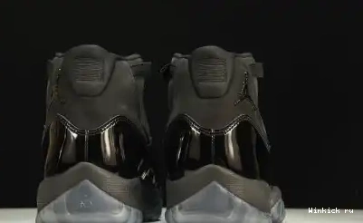 - RETRO 11 AND GOWN JORDAN CAP 0429